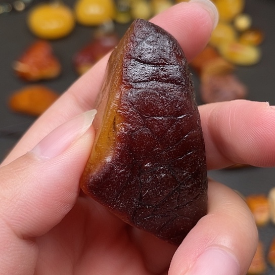 定制琥珀焦皮料做三通