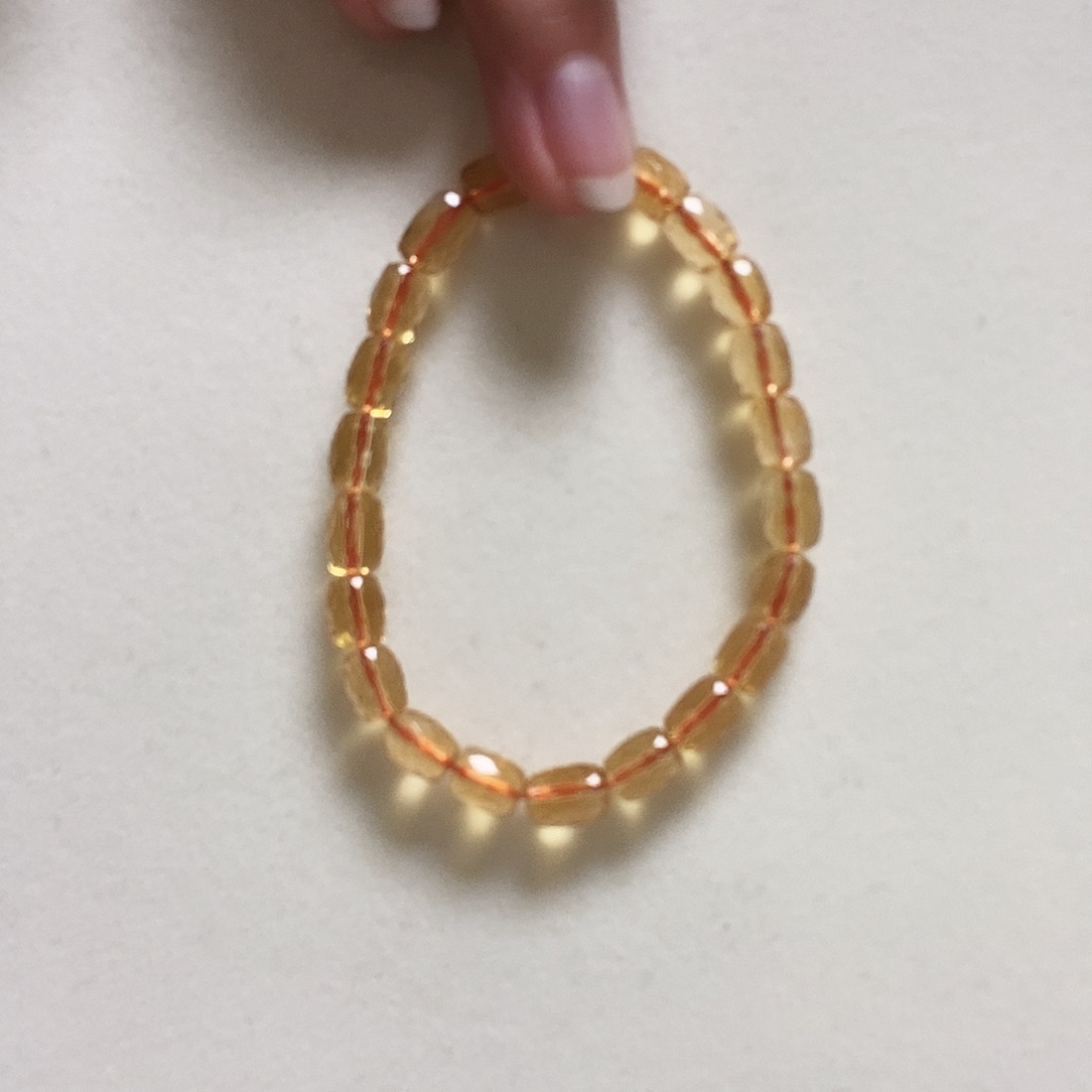 水晶手串未镶嵌简单