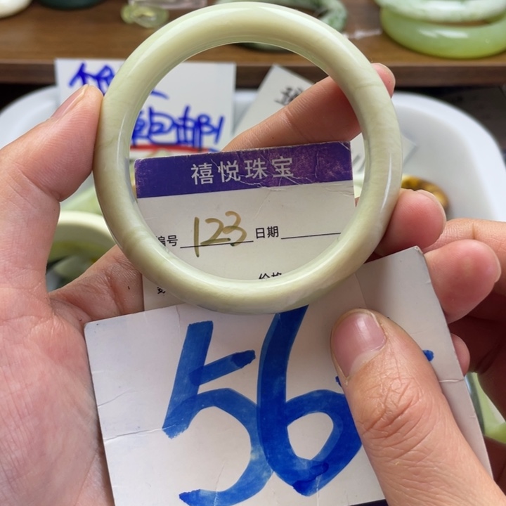 未镶嵌蛇纹石玉手镯