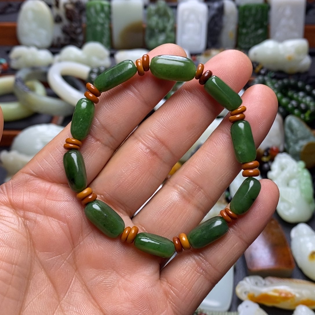 颈饰未镶嵌和田玉