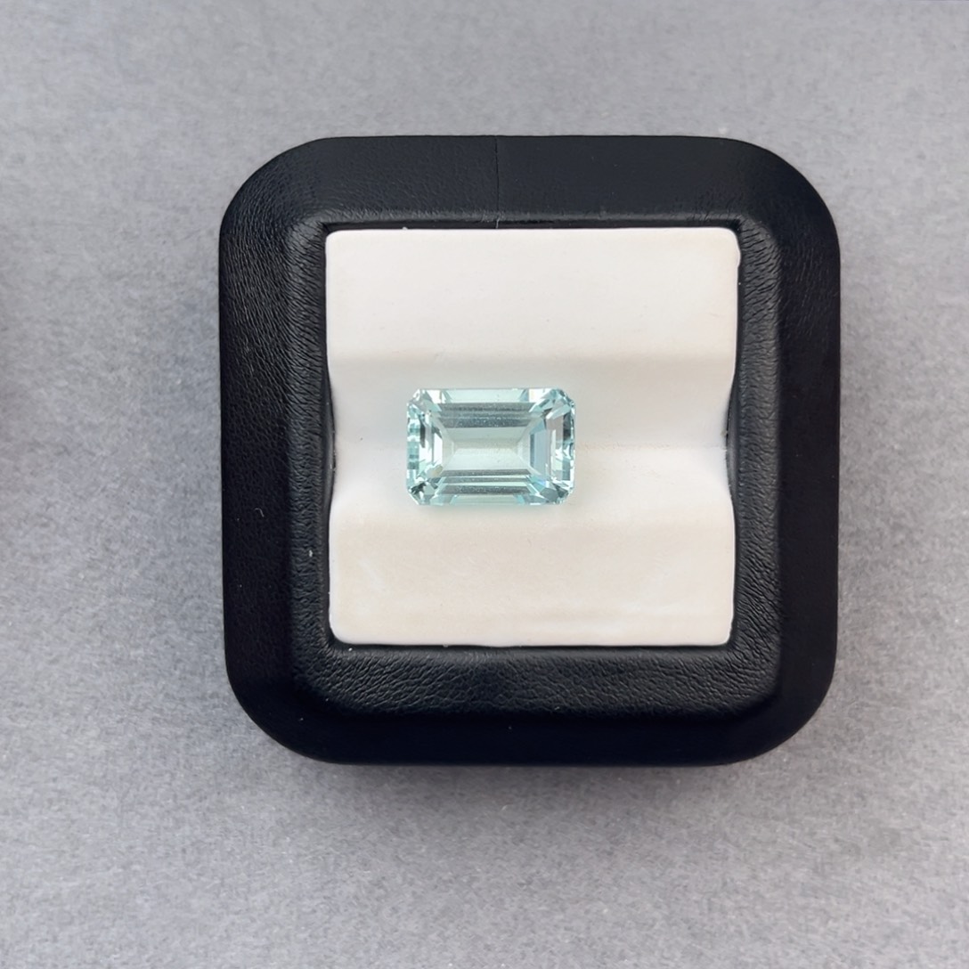 海蓝宝石裸石未镶嵌天然全净瑕7.59CT