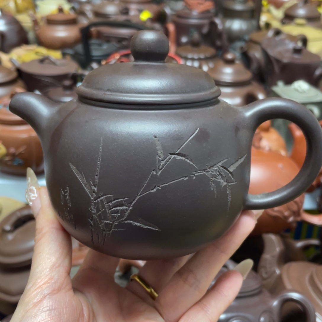 底槽青茶壶紫砂艺术作品