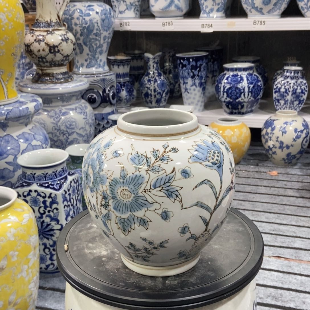 摆件花瓶手绘釉下彩轻微微瑕