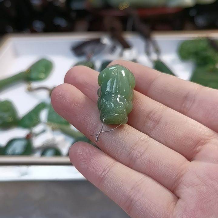 和田玉（碧玉）未镶嵌颈饰