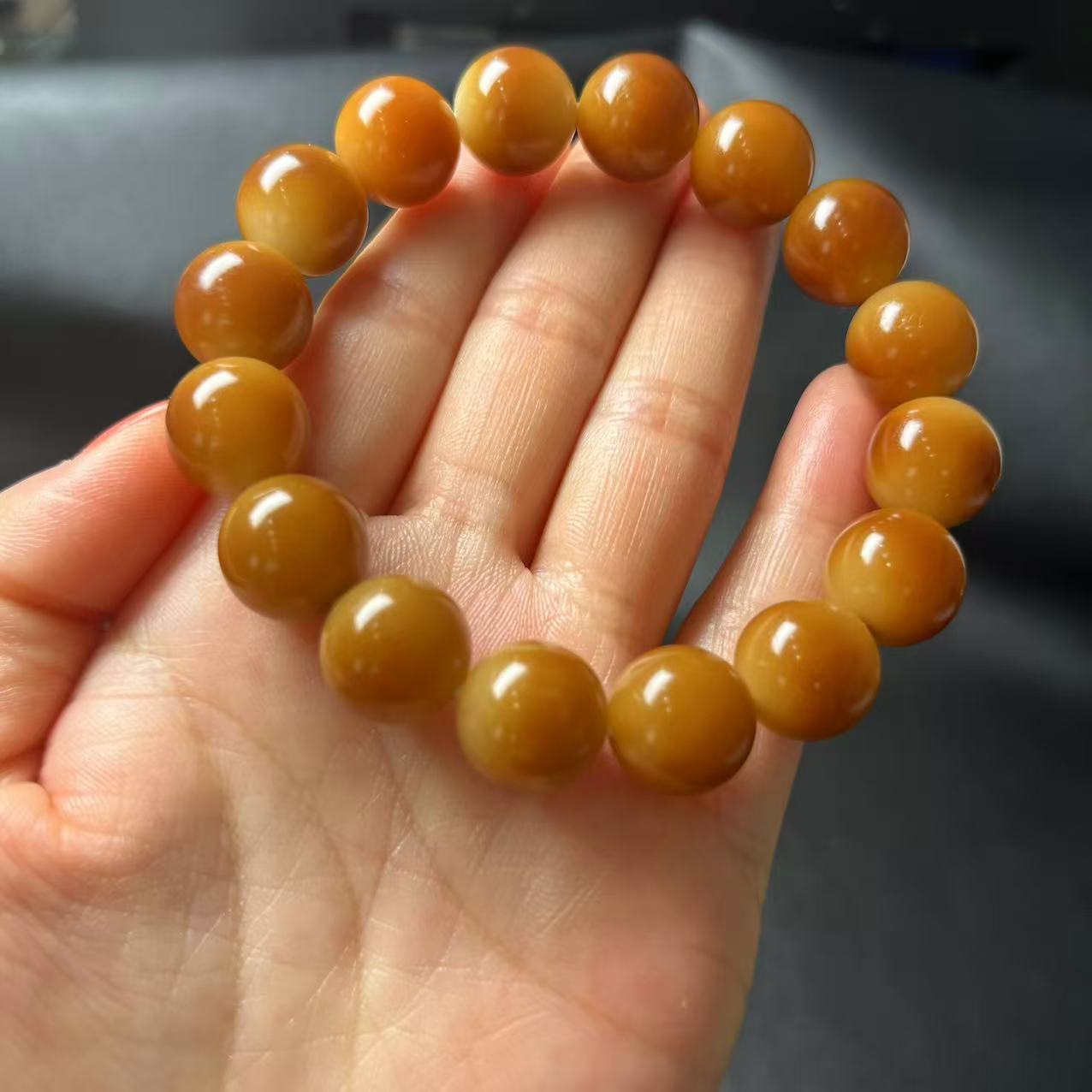 文玩鸡油色菩提手串