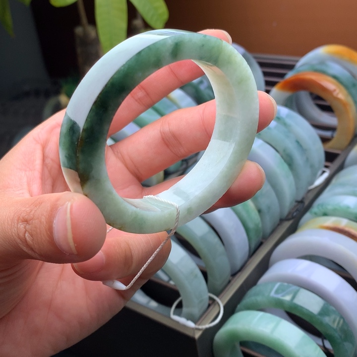 未镶嵌手镯定制翡翠定制手镯