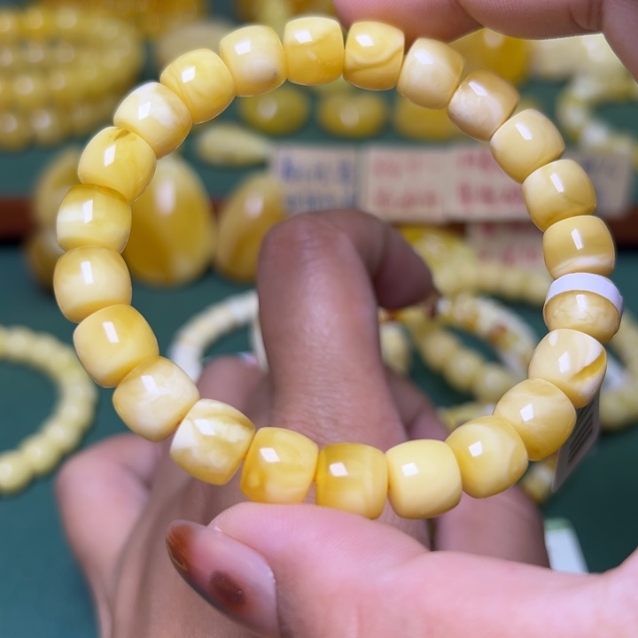 蜜蜡未镶嵌珠宝奇石