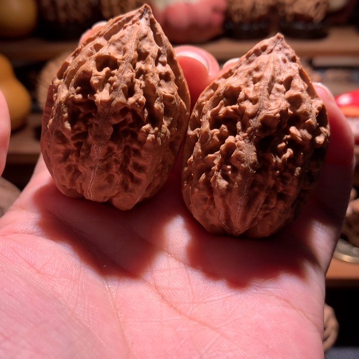 文玩核桃吊坠楸玥核110