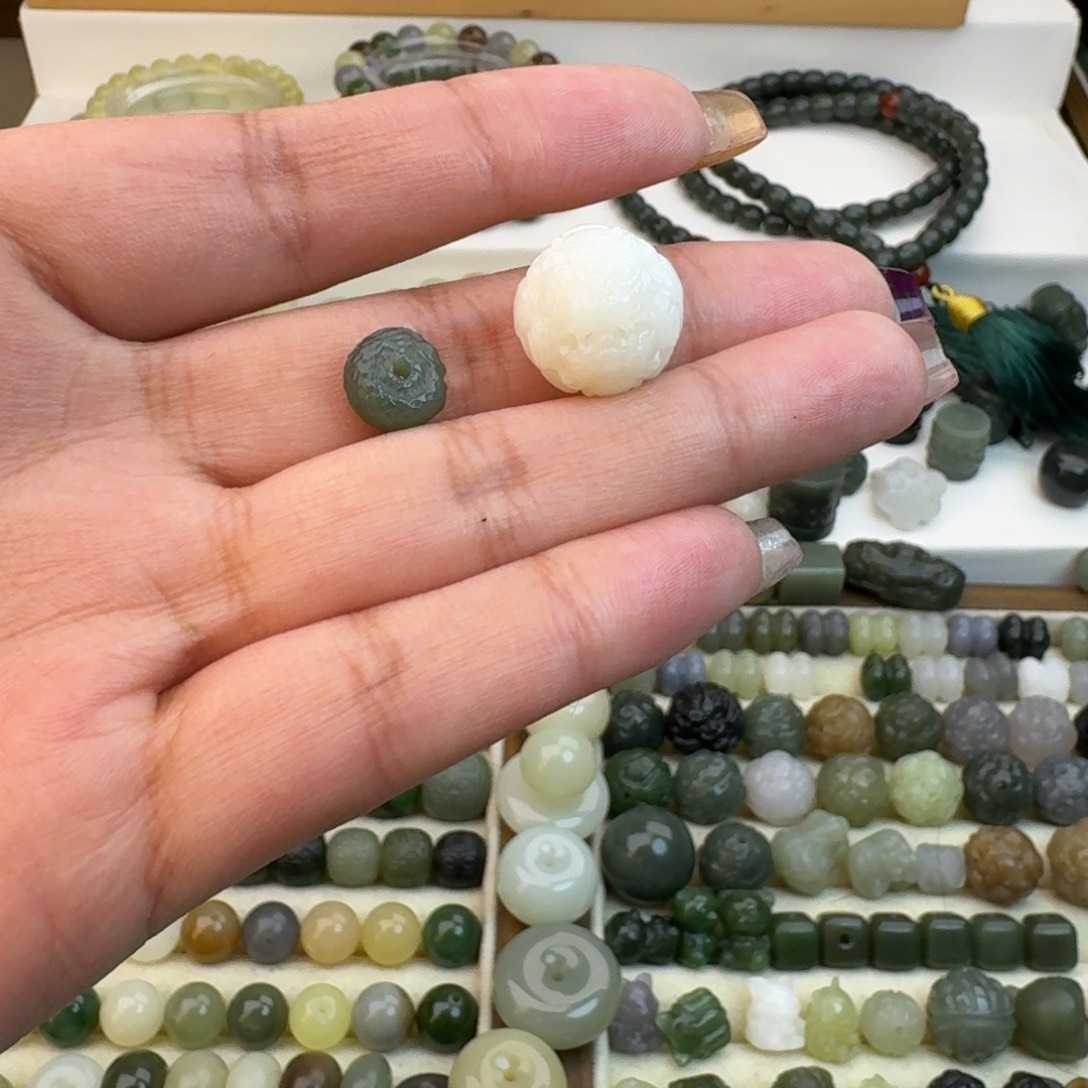 拾***月和田玉未镶嵌珠宝半成品和田玉白玉一套10mm龙扣16貔貅