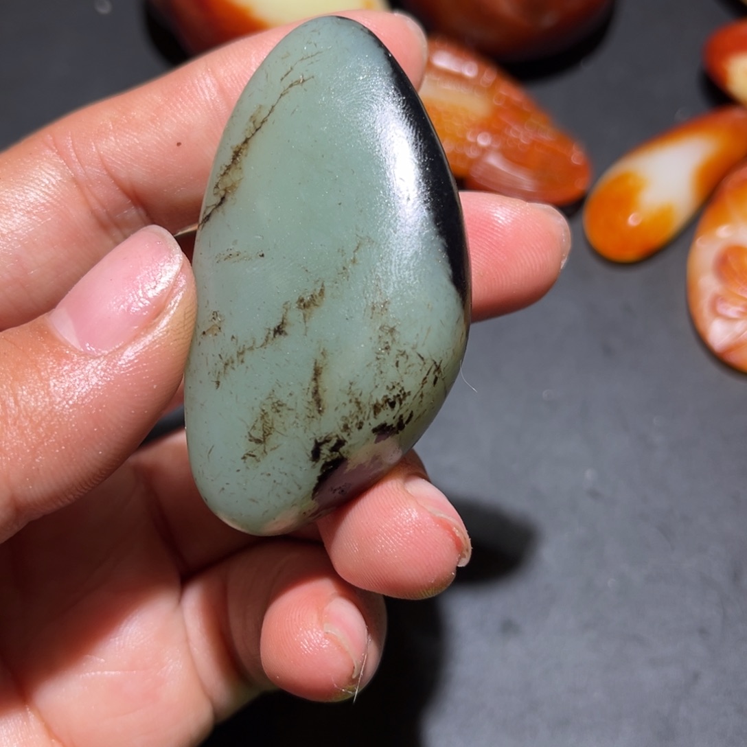 和田玉未镶嵌珠宝奇石