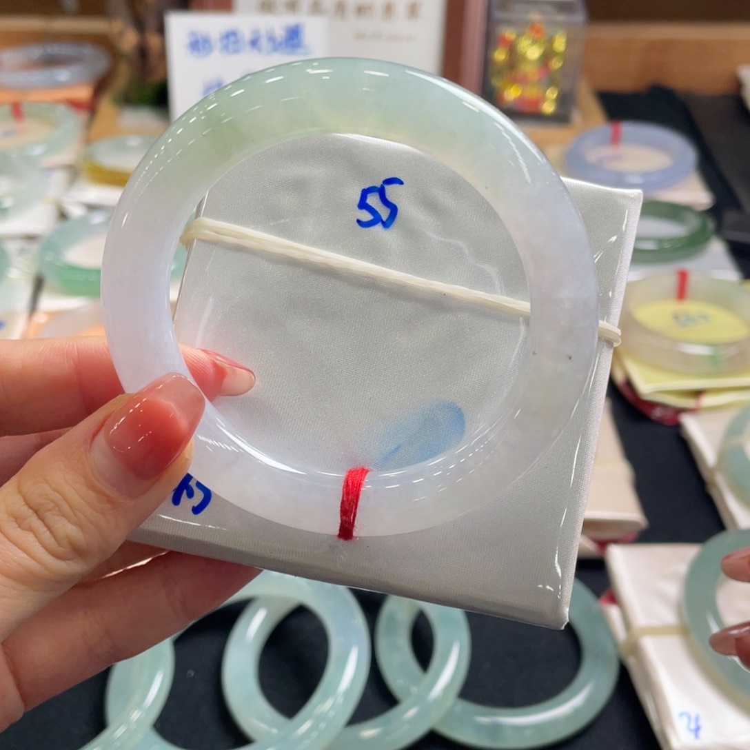 翡翠手镯未镶嵌55圆