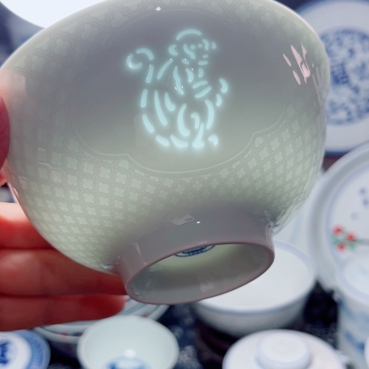 青花玲珑5寸饭碗三星。猴