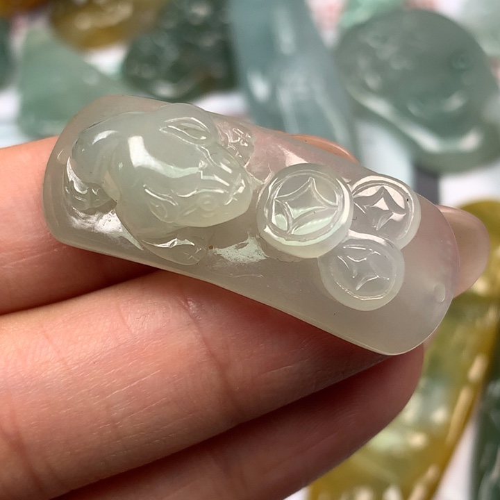 翡翠未镶嵌颈饰翡翠