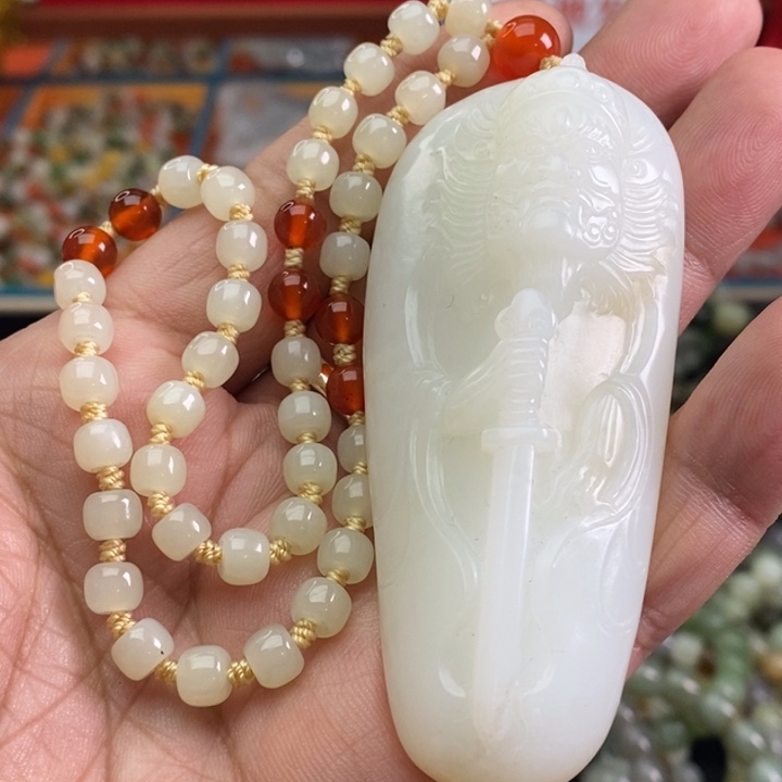 和田玉挂件未镶嵌人*