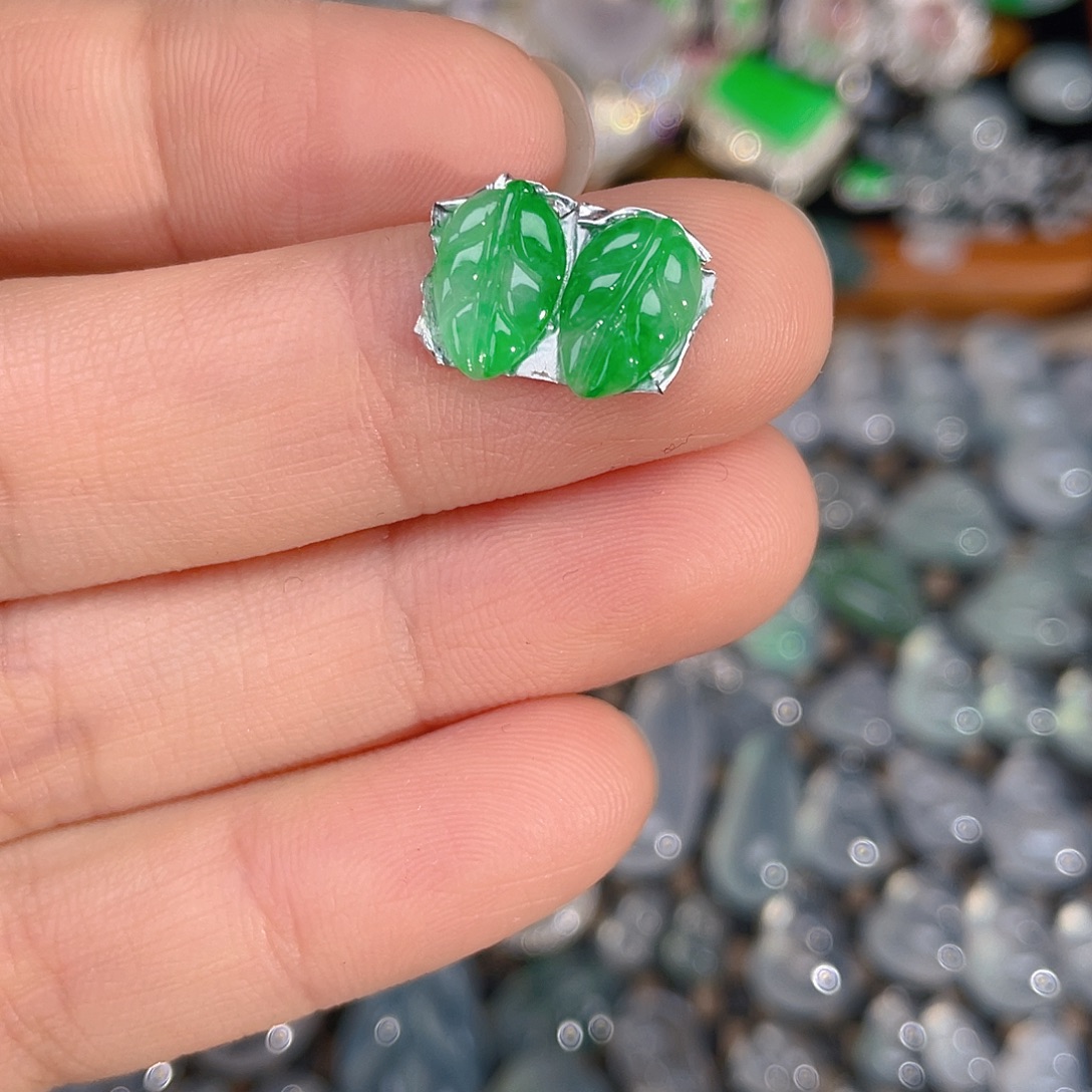 翡翠未镶嵌颈饰天然缅甸A货翡翠