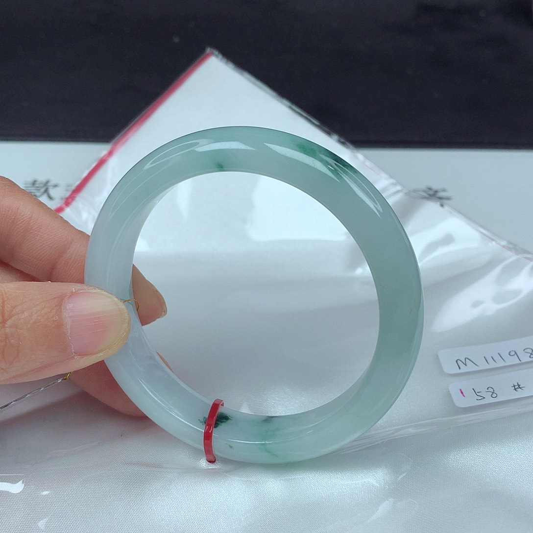 翡翠手镯未镶嵌58圈1987