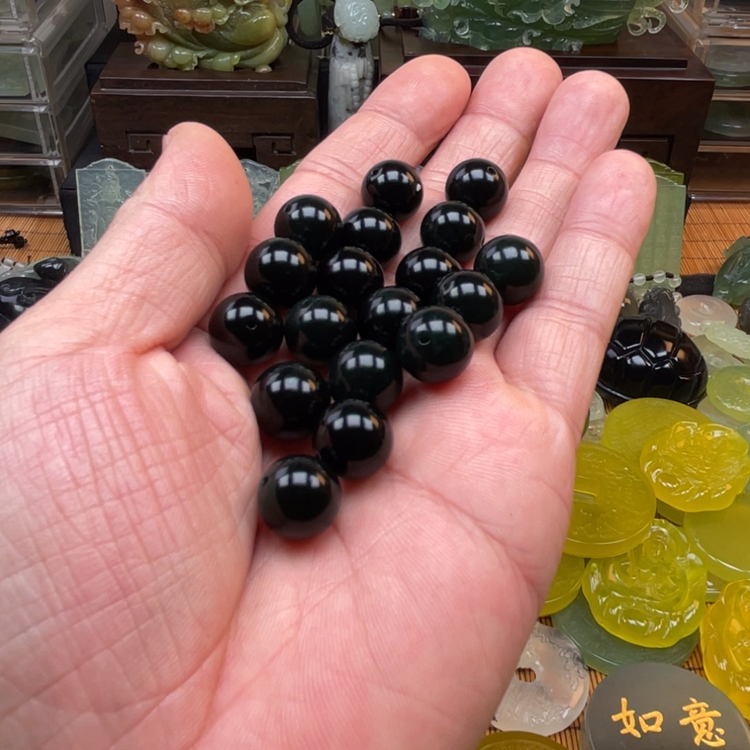 秋***蛇纹石玉未镶嵌颈饰