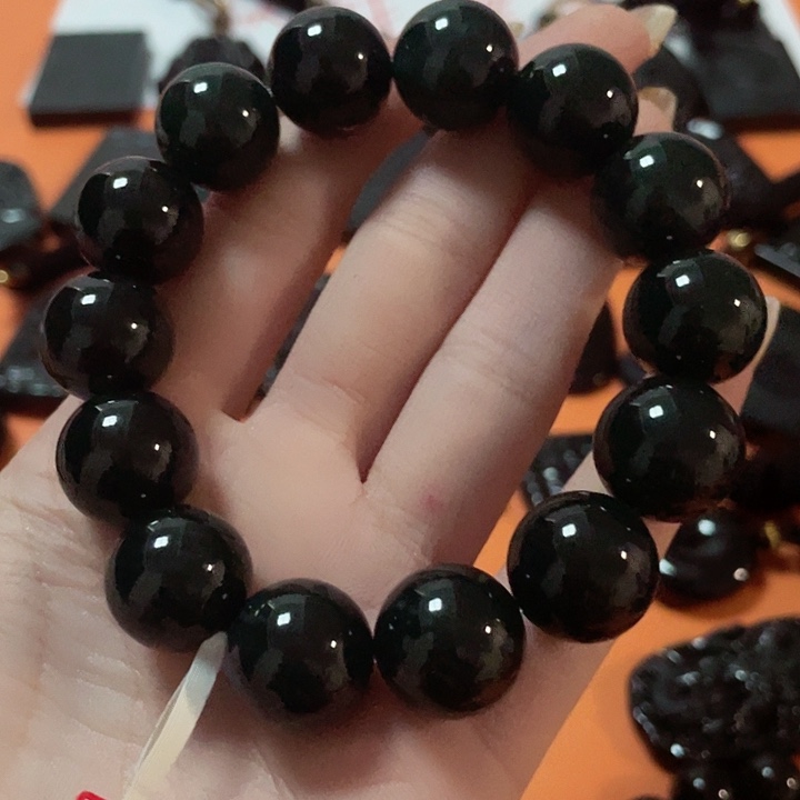 翡翠颈饰未镶嵌晨**墨