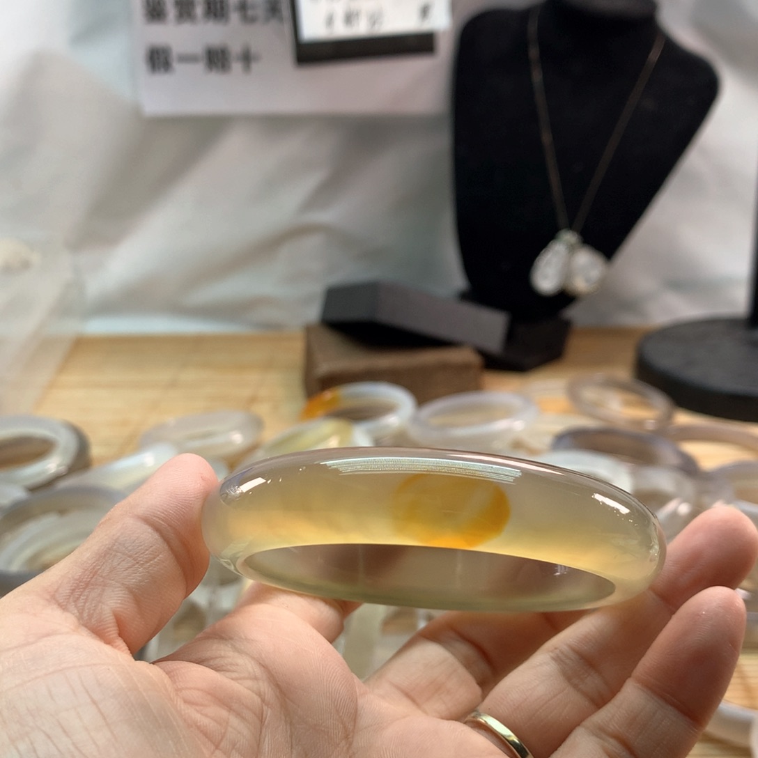 手镯玛瑙/玉髓未镶嵌