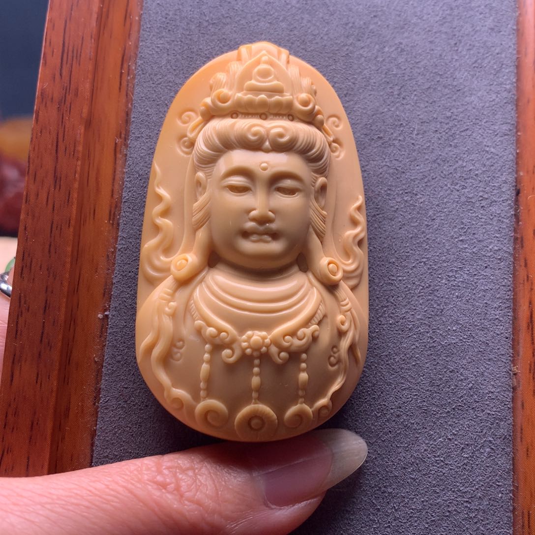 石英质玉配饰未镶嵌光****者