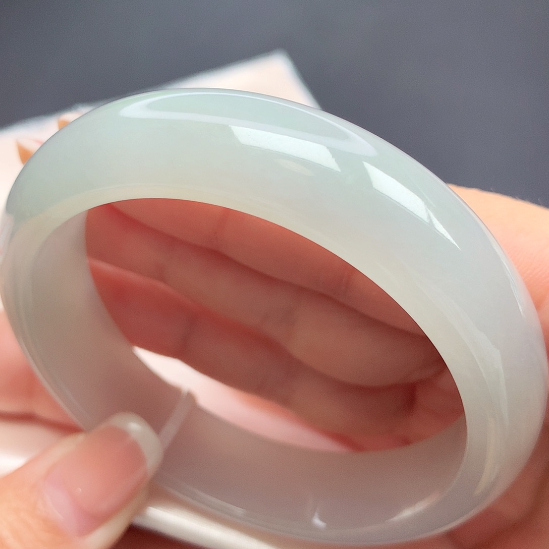 翡翠手镯未镶嵌58圈口