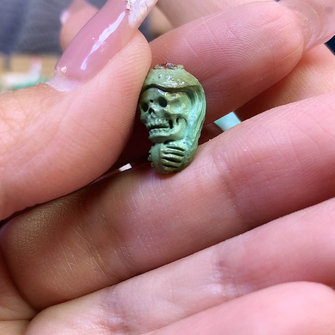 绿松石未镶嵌雕刻件