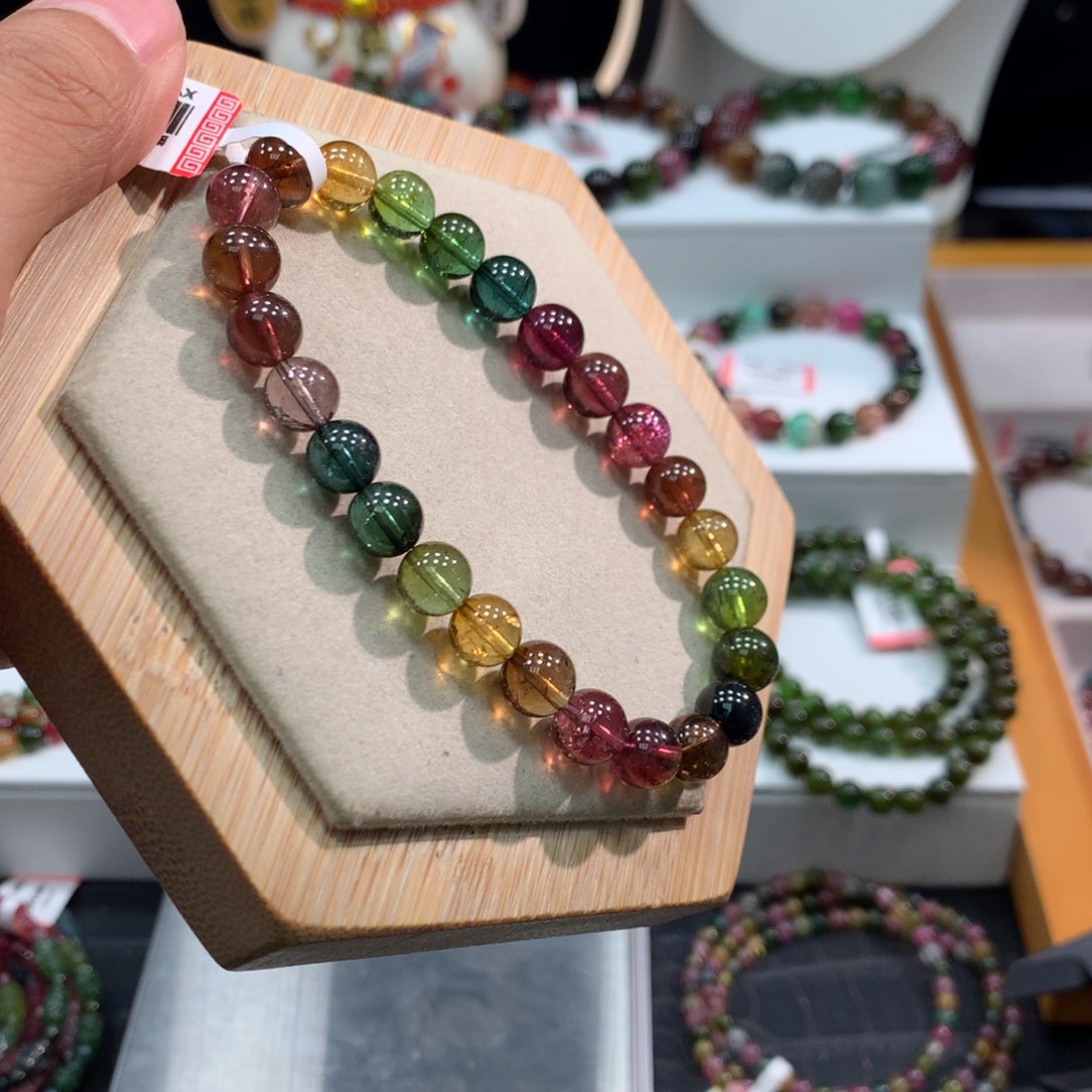 碧玺手链未镶嵌     7.8mm。