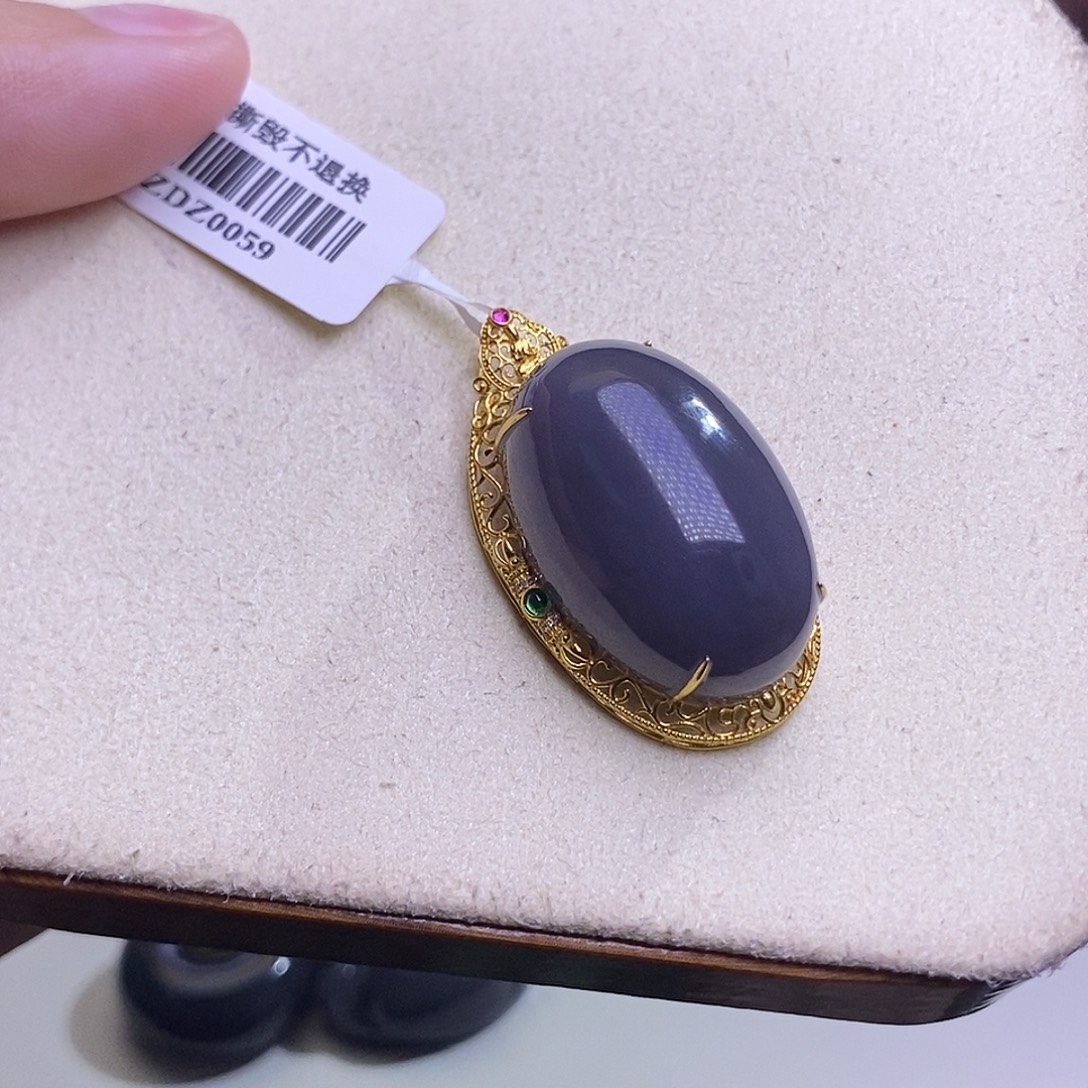 和田玉未镶嵌颈饰浓烟紫老矿料收藏金镶