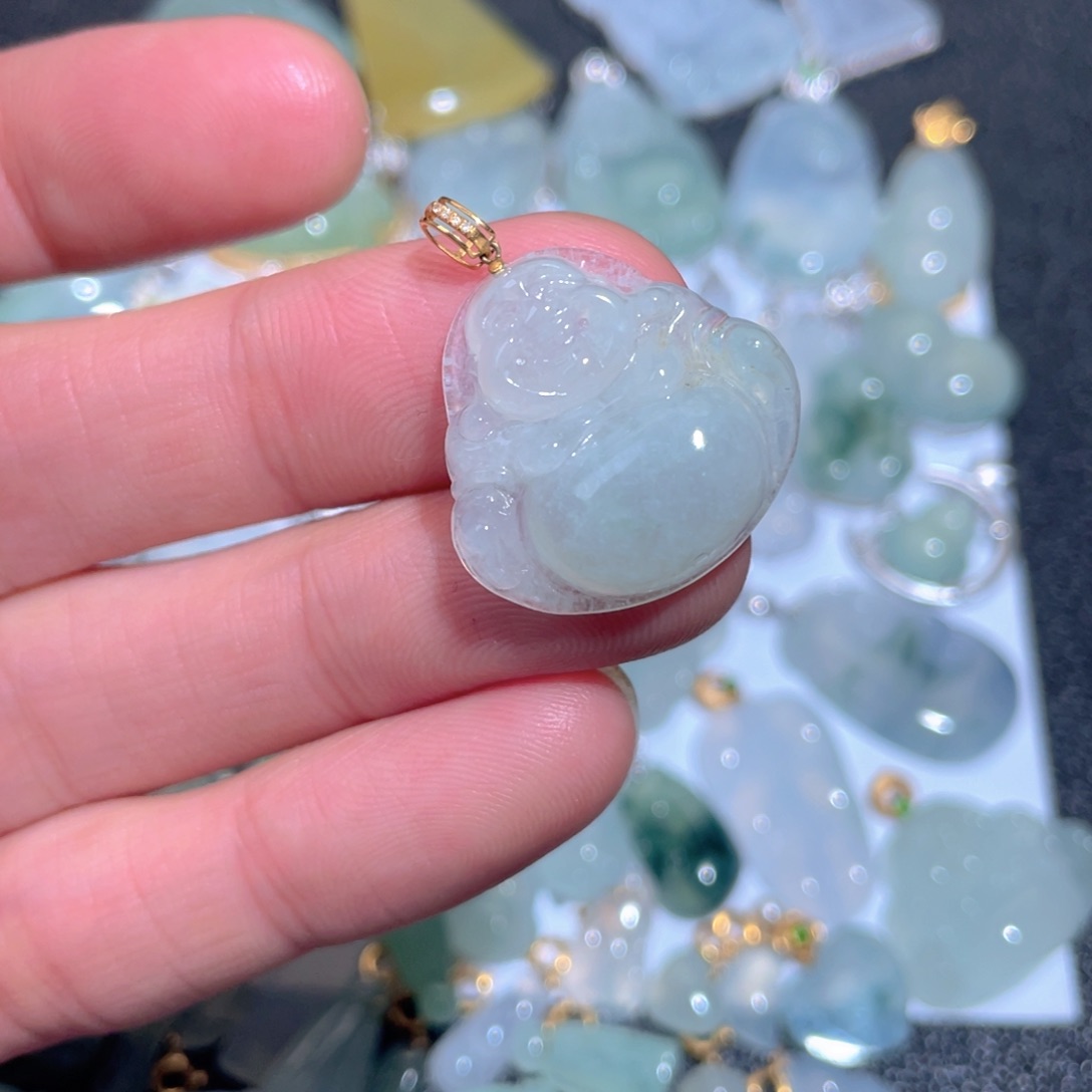 翡翠颈饰18K金镶嵌翡翠