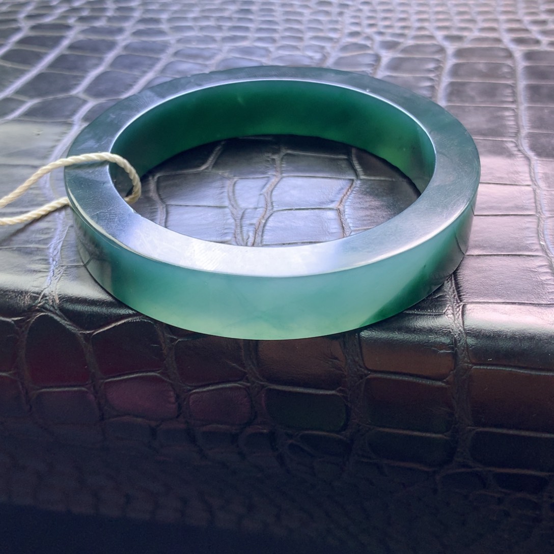 定制翡翠未镶嵌手镯