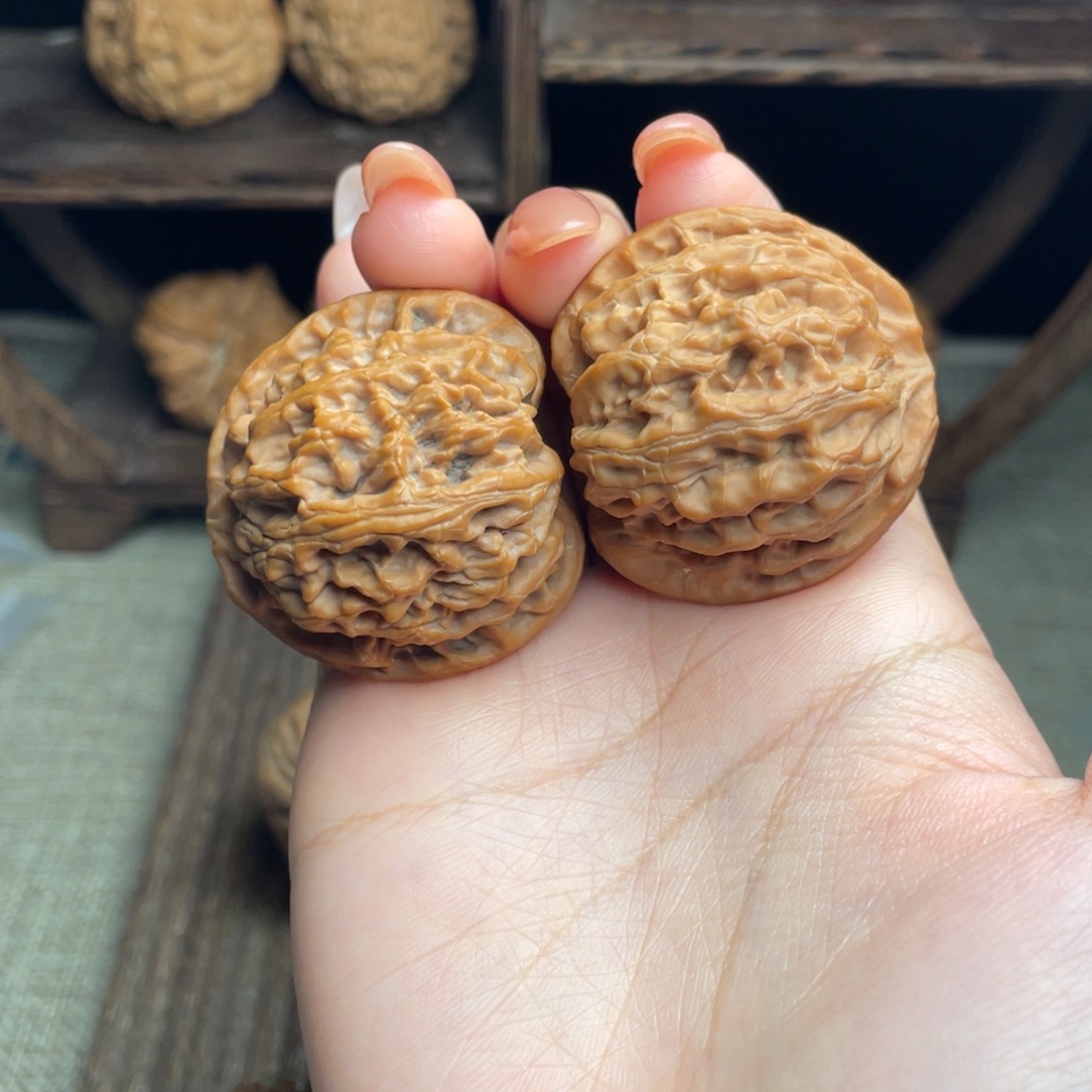 文玩核桃吊坠苹果园39 全品白茬精配毕业红皮