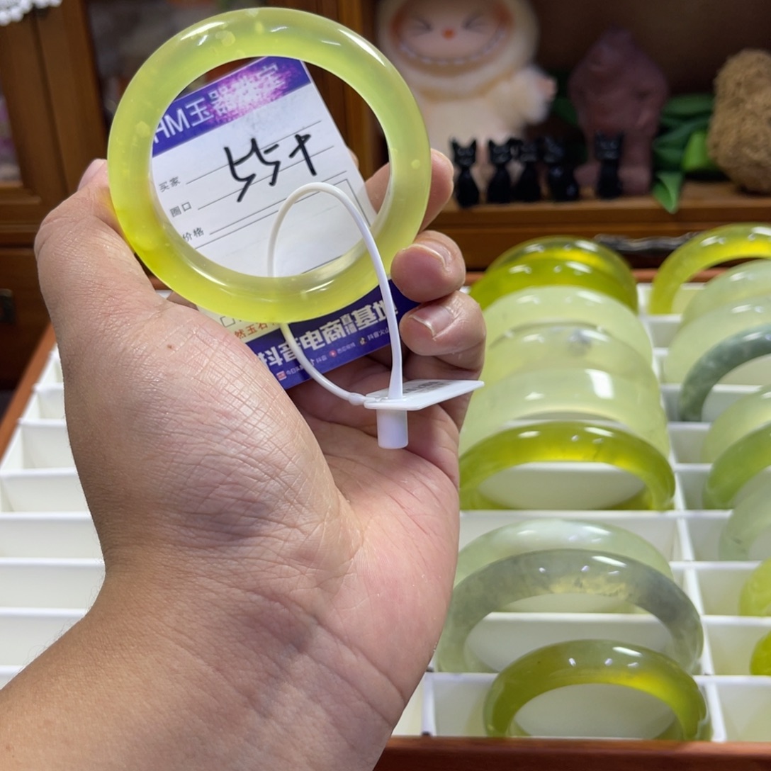 蛇纹石玉未镶嵌手镯390