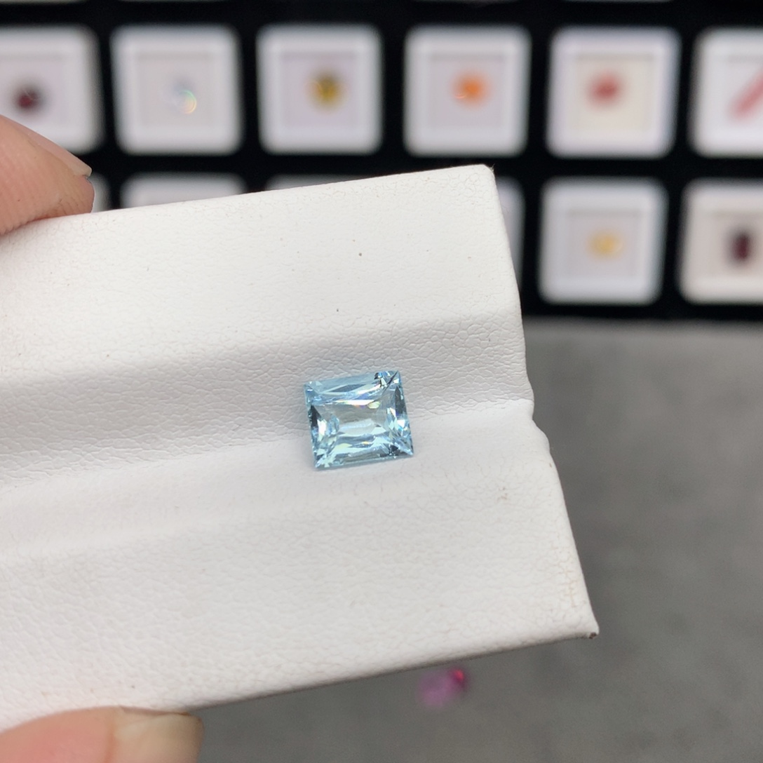 海蓝宝石裸石6*7mm