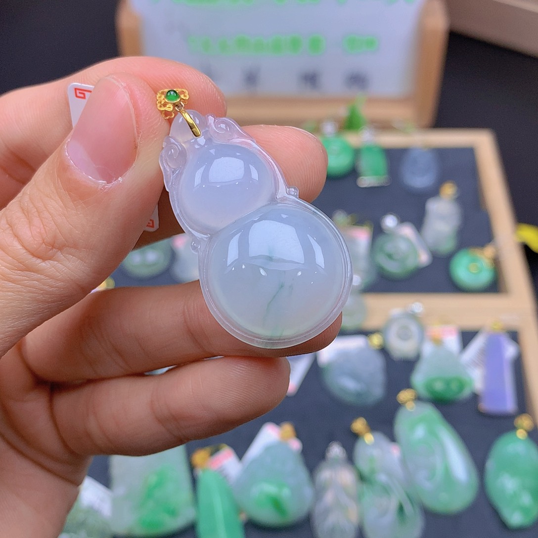 翡翠颈饰18K金镶嵌翡翠