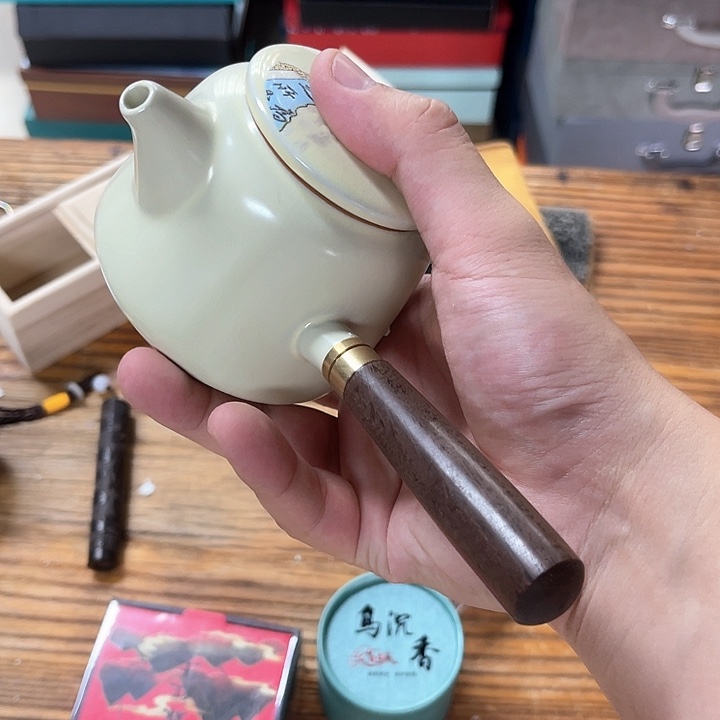 孤品茶具套装等。