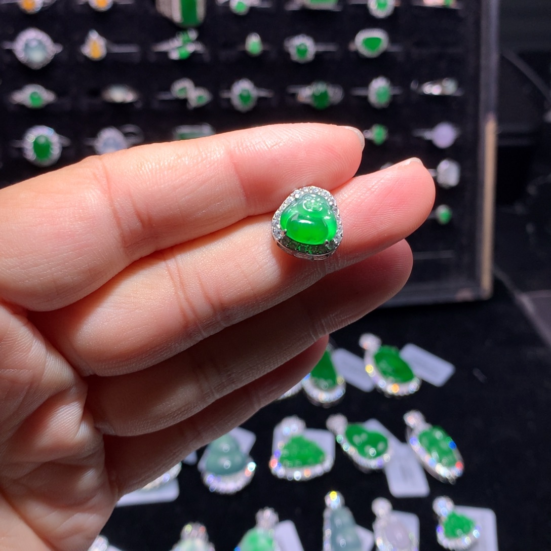 翡翠银S925镶嵌颈饰翡翠