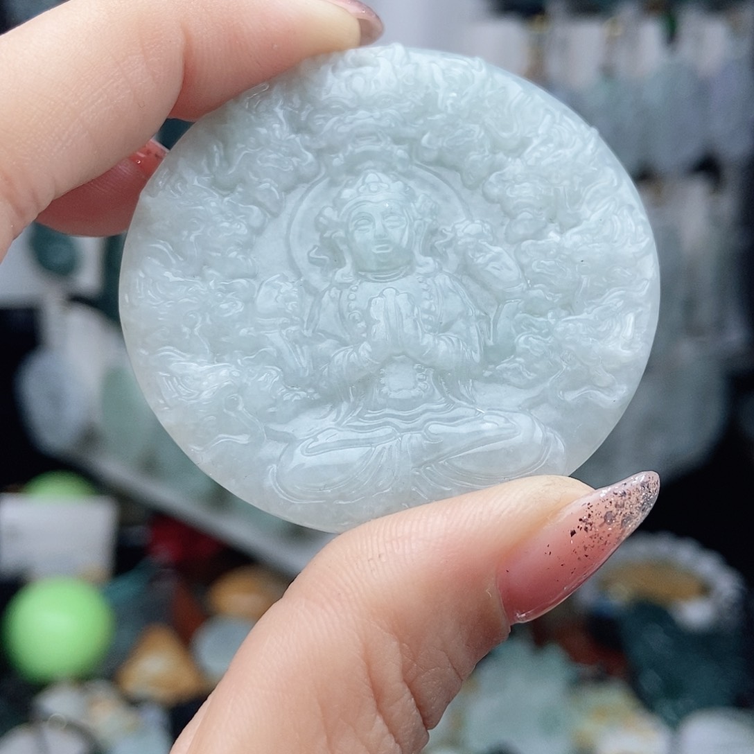 翡翠颈饰未镶嵌翡翠