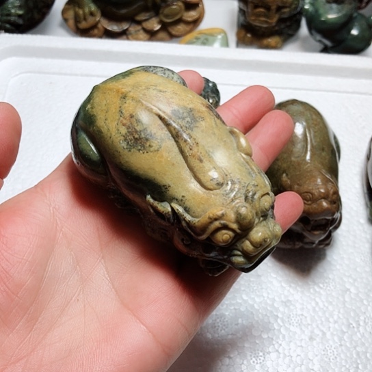 岫岩河磨玉（透闪石质玉）把件未镶嵌博*