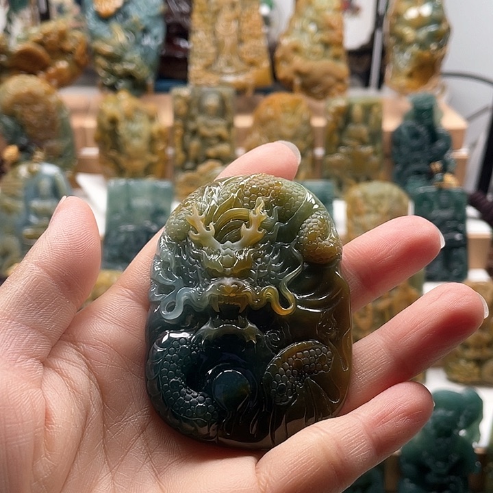 翡翠颈饰未镶嵌天然翡翠A货龙