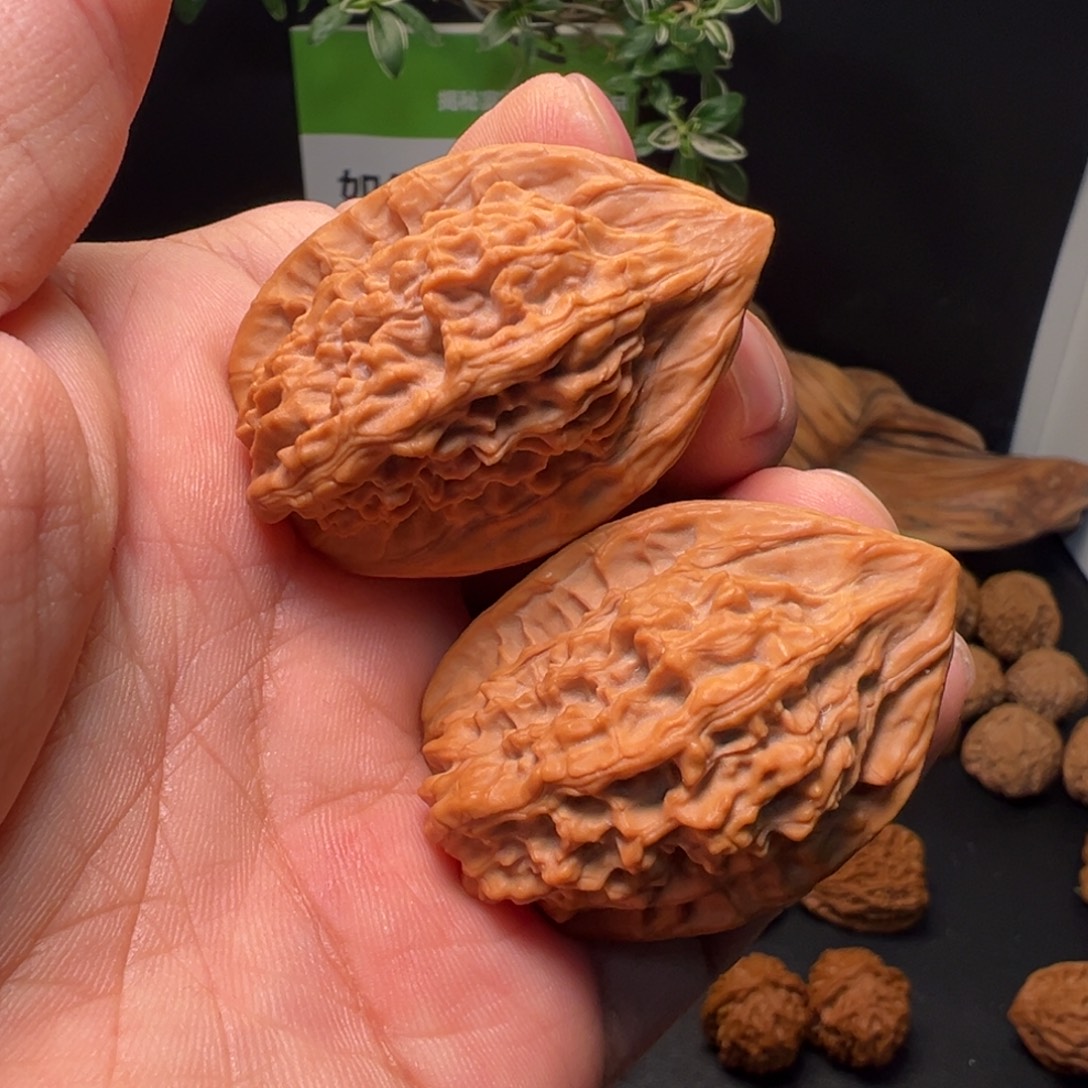 无***噜文玩核桃吊坠青峰