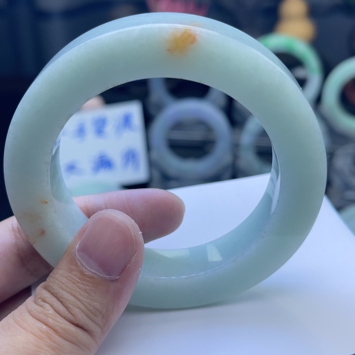 定制翡翠未镶嵌手镯