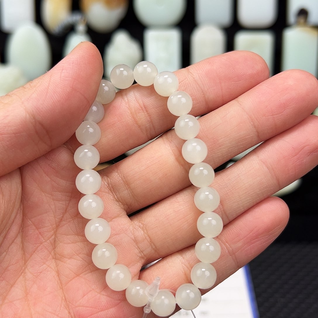 和田玉颈饰未镶嵌