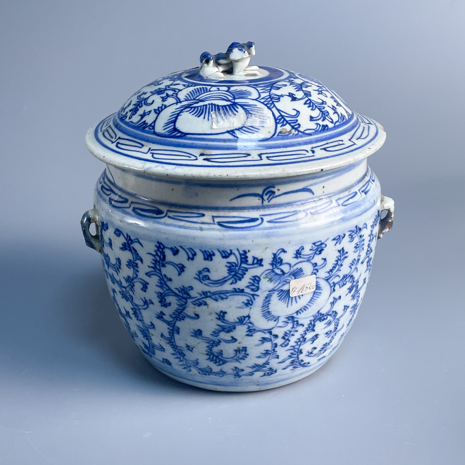 M25LR001C26 - 清晚期青花缠枝莲纹四系盖罐1