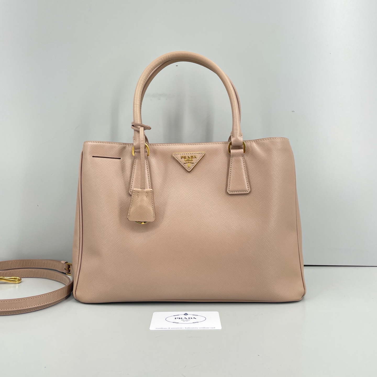 95新 Prada/普拉达 优选/粉色中号杀手包标180G/33x23x15/Z112239