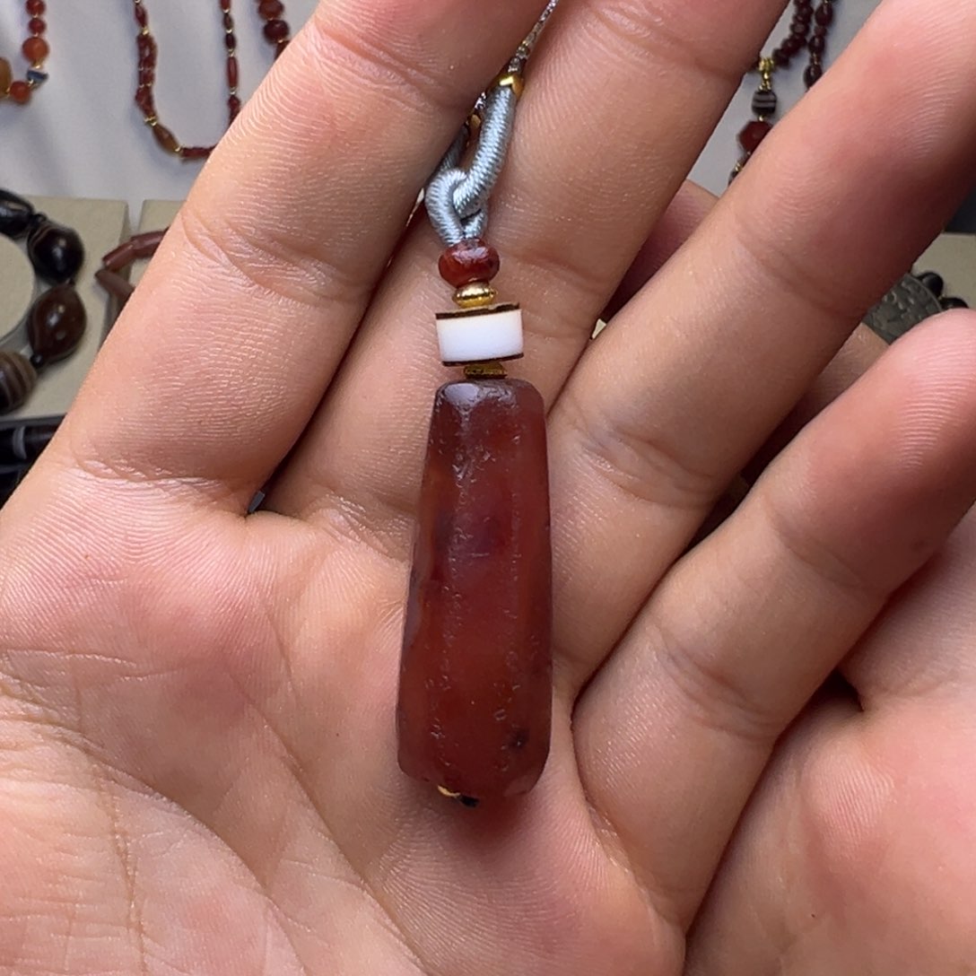 玛瑙/玉髓颈饰合金