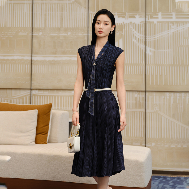 EP雅莹高端系列 格纹提花飘带收腰衬衫上衣 2024早秋新品2309A