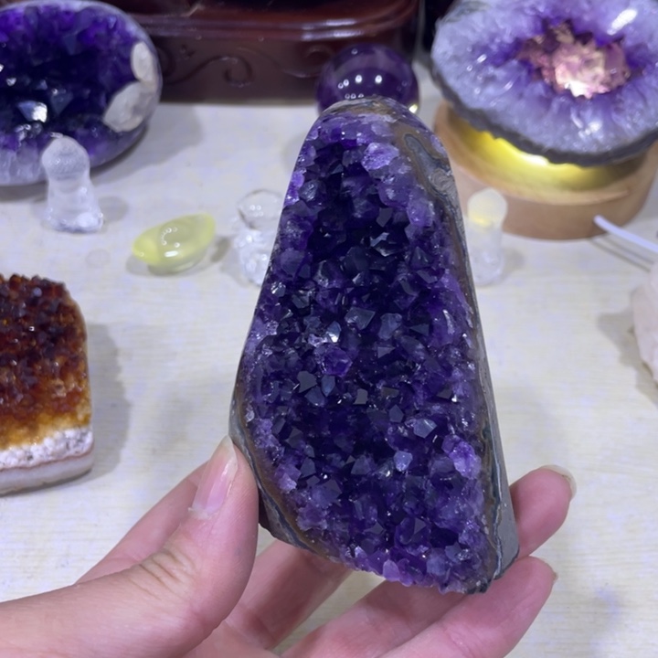紫晶水晶摆件未镶嵌