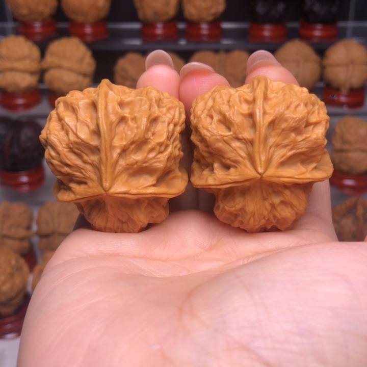 文玩核桃吊坠8牡丹三楞