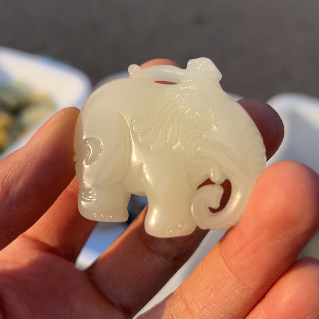 蛇纹石玉未镶嵌颈饰