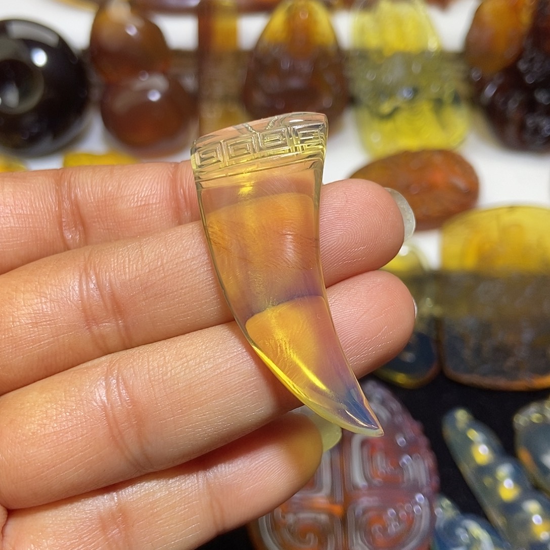 琥珀未镶嵌颈饰缅甸天然琥珀吊坠